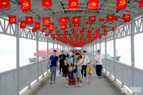 Cô Tô tạo thế phát triển từ kinh tế biển và du lịch