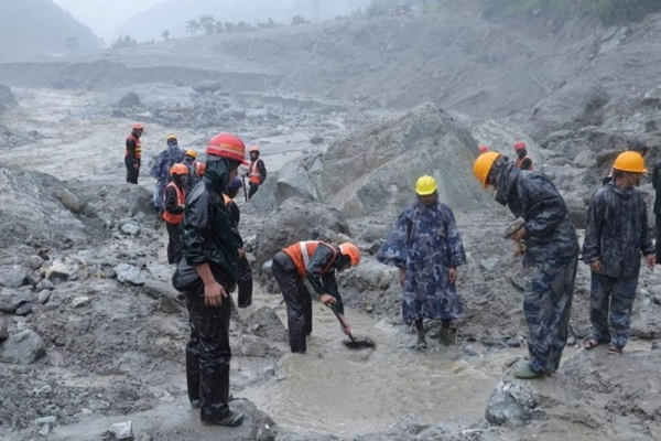 Nguy cơ lũ chồng lũ cản trở công tác cứu hộ ở Nepal