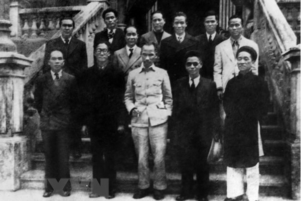 Ngày này năm xưa: Chủ tịch Hồ Chí Minh chủ tọa phiên họp đầu tiên của Hội đồng Chính phủ