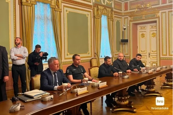 Hai vòng đàm phán giữa Tổng thống Ukraine và các đặc phái viên Mỹ vừa kết thúc