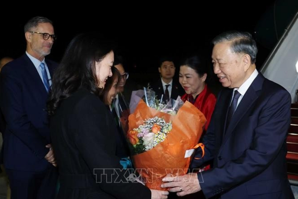 Tổng Bí thư, Chủ tịch nước Tô Lâm bắt đầu thăm chính thức Cộng hòa Pháp và dự Hội nghị Thượng đỉnh Không gian vũ trụ tại Paris