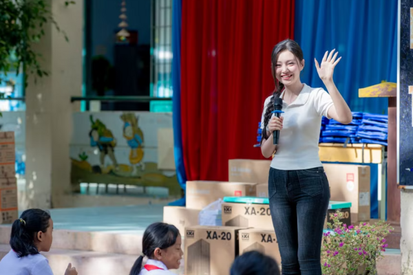 Á hậu Khánh Như khởi động dự án trao máy tính cho trẻ em có hoàn cảnh khó khăn