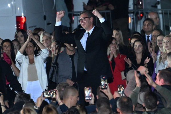 Tổng thống Serbia Aleksandar Vucic từ chức, ra tranh cử Thủ tướng