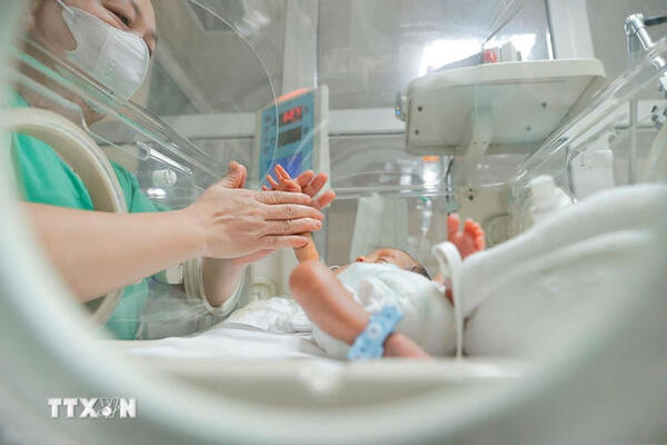 Hà Nội hỗ trợ 4 triệu đồng cho phụ nữ sinh đủ 2 con trước 35 tuổi