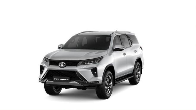 Bridgestone Dueler “Made in Vietnam” được lựa chọn làm lốp theo xe Toyota Fortuner ảnh 1