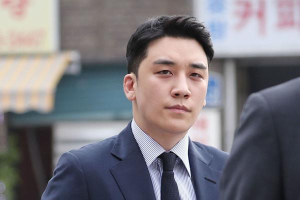 Seungri xin lỗi và tuyên bố rút khỏi giới giải trí ngay sau khi vướng bê bối. Ảnh: Xinhua