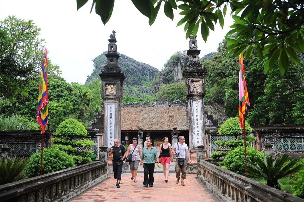 [Photo] Kham pha Ninh Binh - vung dat hap dan khach du lich hinh anh 53