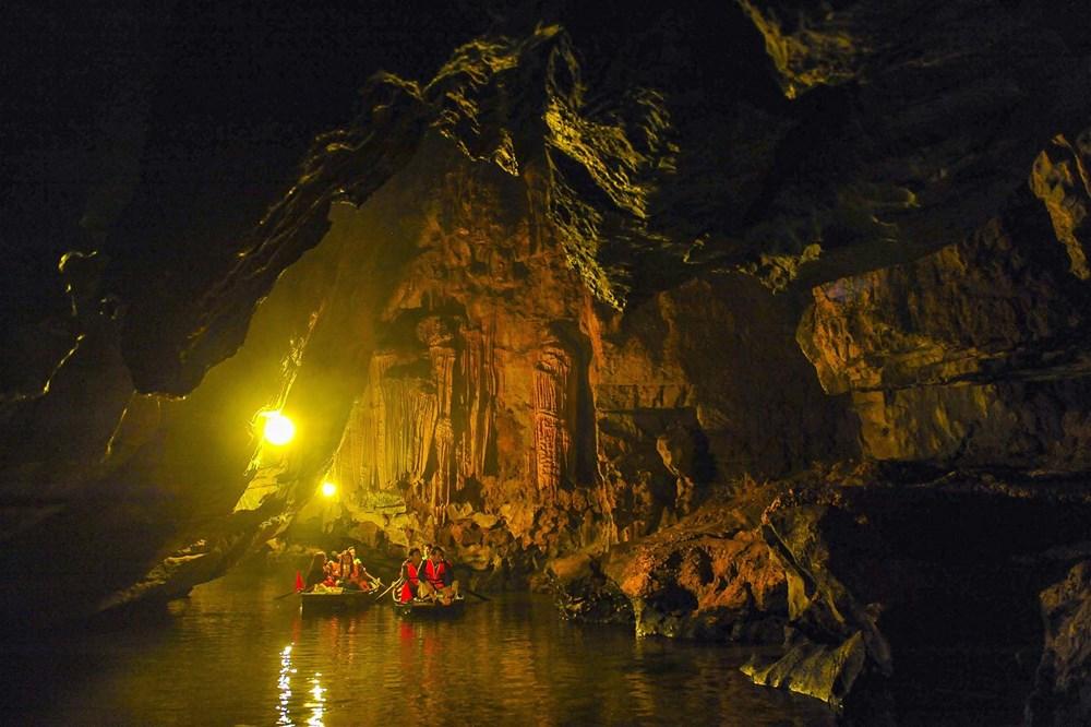 [Photo] Kham pha Ninh Binh - vung dat hap dan khach du lich hinh anh 11