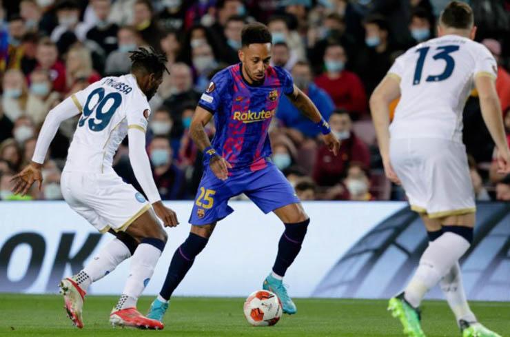 Barcelona 1-1 Napoli: Trận hòa đáng tiếc Kết quả bóng đá Barcelona - Napoli: Hàng thủ "mơ ngủ", penalty tranh cãi cứu rỗi (Europa League) - 1