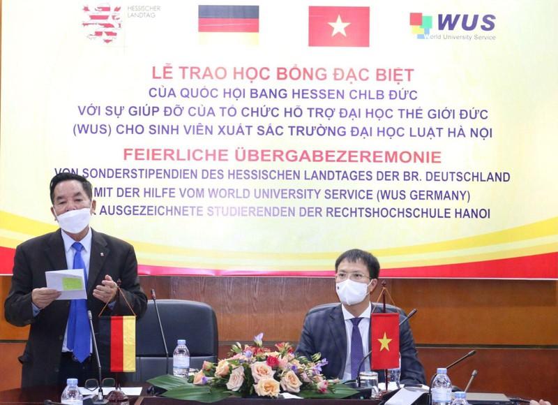 Quốc hội bang Hessen - CHLB Đức trao học bổng cho sinh viên Trường Đại học Luật Hà Nội ảnh 3