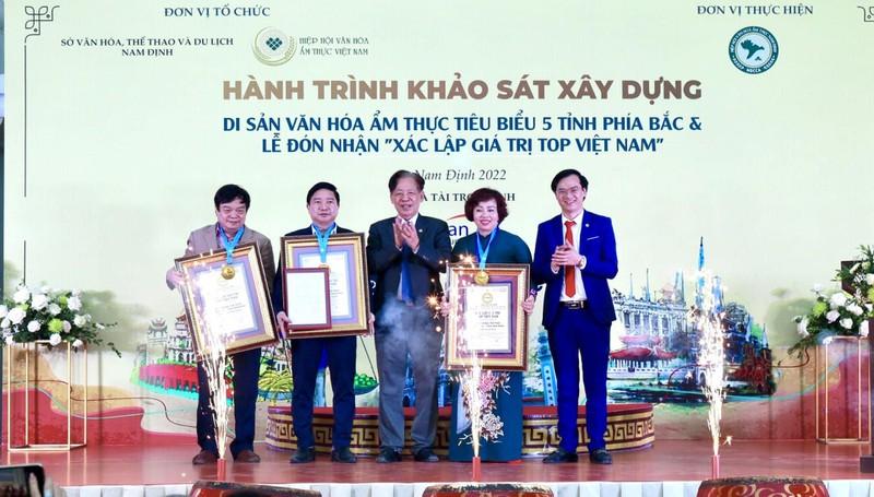 Khám phá “hồn” dân tộc qua 100 món ẩm thực Việt ảnh 4