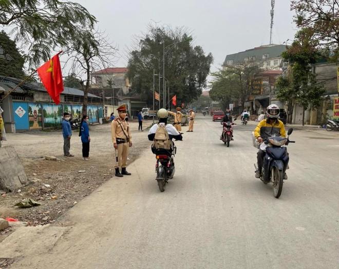 Tăng cường tuần tra kiểm soát, xử lý vi phạm giao thông tại địa bàn cửa ngõ Thủ đô ảnh 1