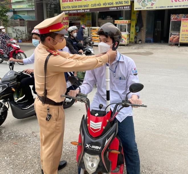 Tăng cường tuần tra kiểm soát, xử lý vi phạm giao thông tại địa bàn cửa ngõ Thủ đô ảnh 2