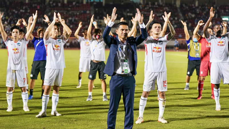 HAGL dưới sự dẫn dắt của Kiatisak chơi ấn tượng tại AFC Champions League.