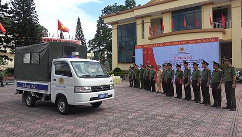 Xe ô tô được bàn giao cho Công an các xã biên giới