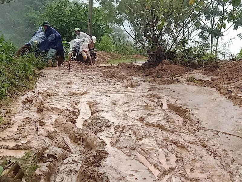 Mưa lớn gây ngập úng, sạt lở tại Lào Cai ảnh 5