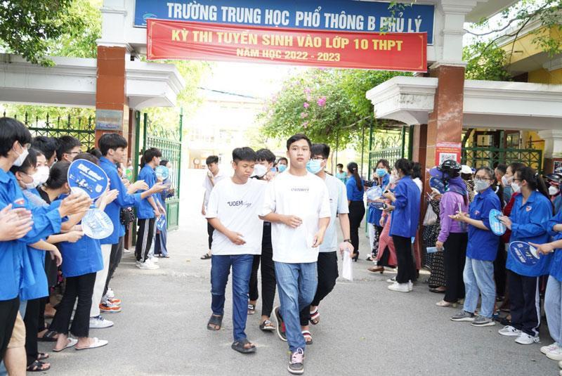 Hơn 10.000 thí sinh Hà Nam hoàn thành kỳ thi vào lớp 10 ảnh 2