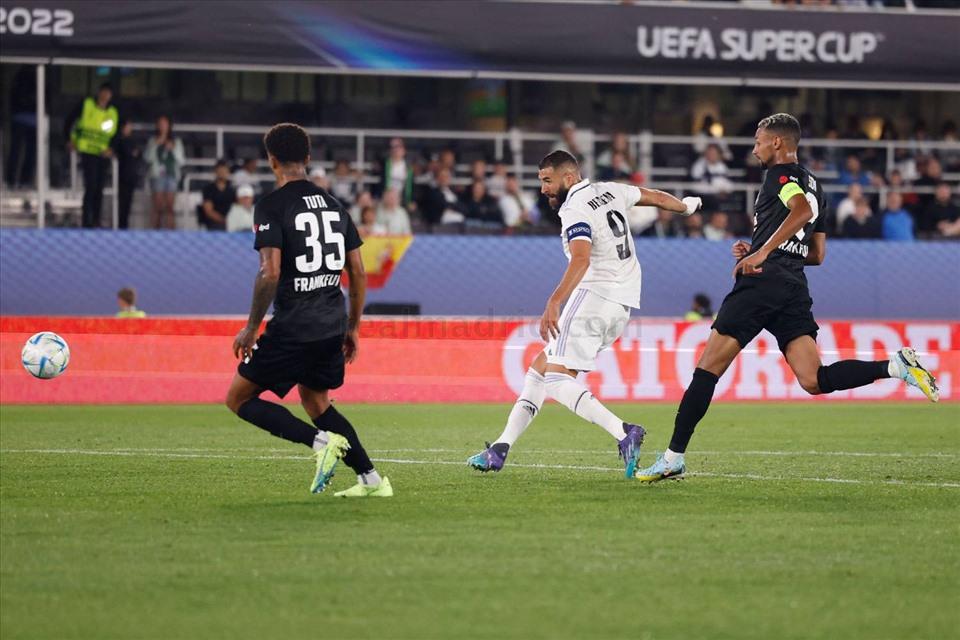 Karim Benzema vươn lên đứng thứ hai trong danh sách “dội bom” của đội bóng Hoàng gia. Ảnh: Real Madrid