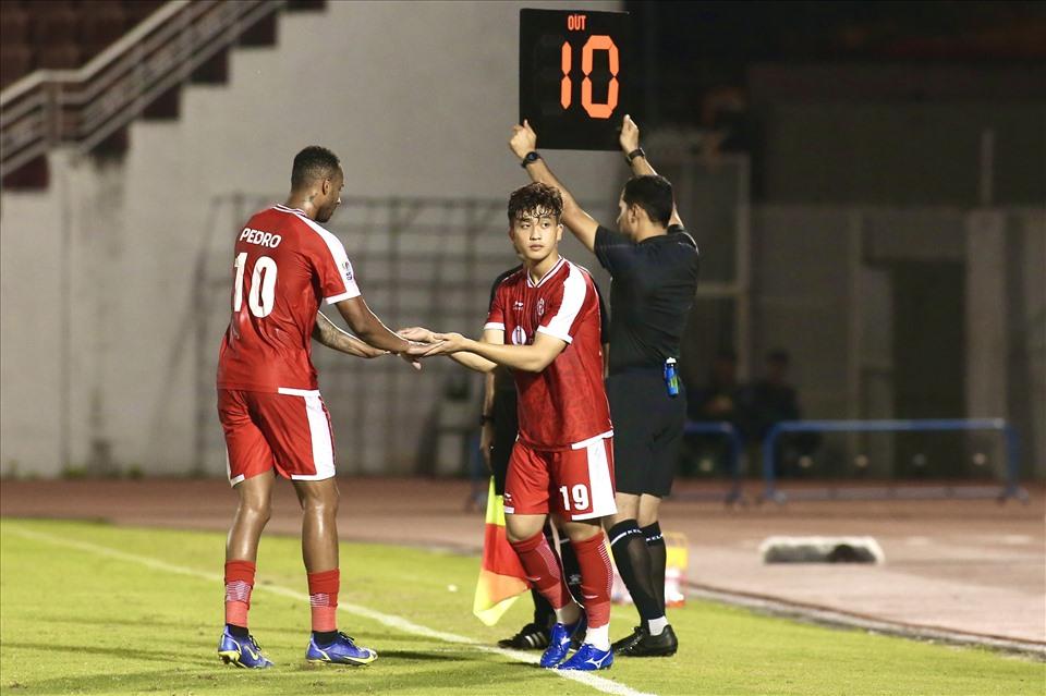 Hiệp 2 trận đấu giữa Viettel và Kuala Lumpur City ở bán kết AFC Cup 2022 khu vực Đông Nam Á, Trần Danh Trung được huấn luyện viên tung vào sân để cải thiện sức mạnh hàng công.