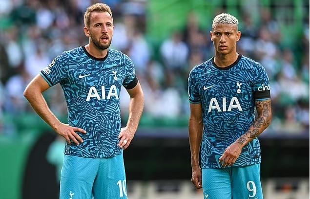 Kane và Richarlison nhạt nhòa trong ngày Tottenham ngã ngựa. Ảnh: AFP