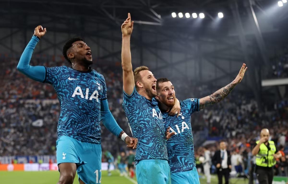 Tottenham vào vòng 1/8 Champions League: Còn đó nhiều nỗi lo