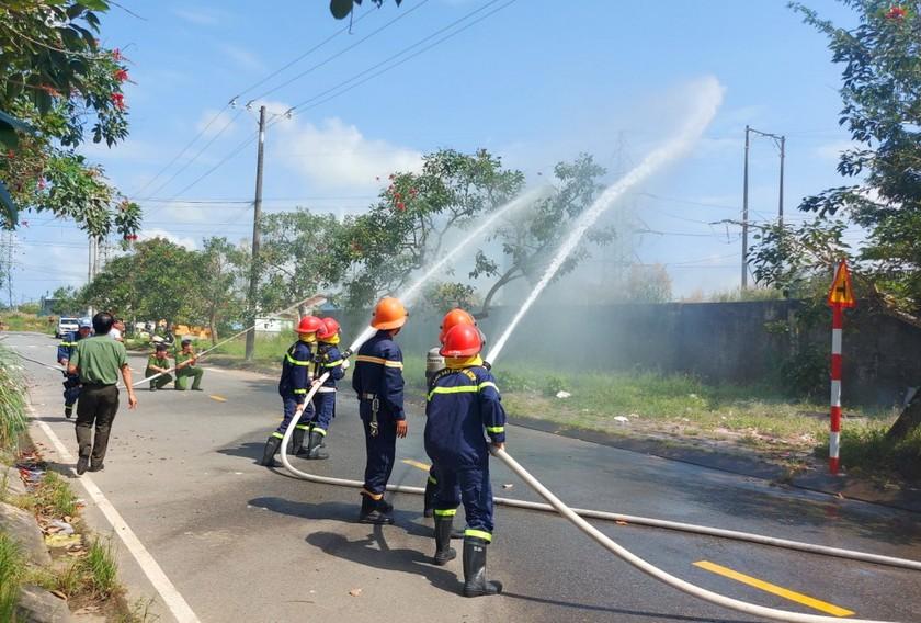 Đưa công tác phòng, chống cháy nổ đến với từng người dân ảnh 4