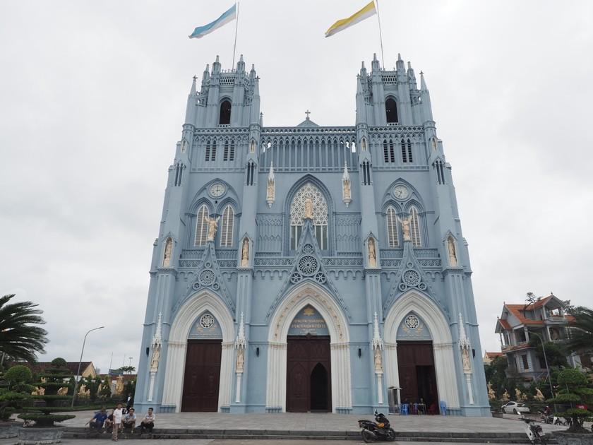 Phú Nhai: Vương cung Thánh đường lớn nhất Đông Nam Á, điểm đến lý tưởng cho mùa Giáng sinh ảnh 1