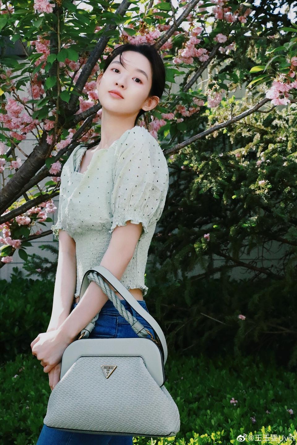 Nhan sắc trong trẻo của Vương Ngọc Văn. Ảnh: Weibo