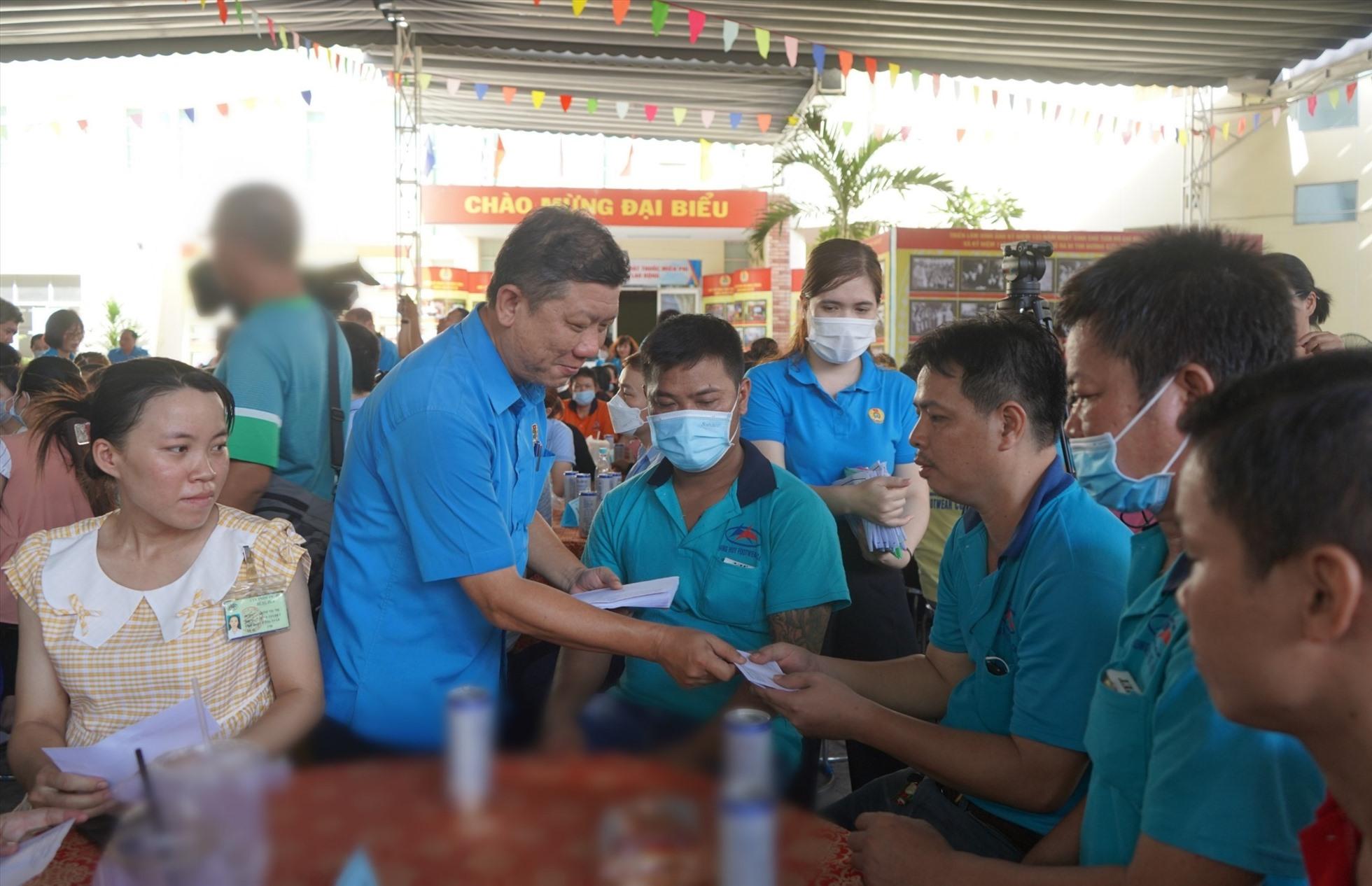 LĐLĐ TP Hồ Chí Minh dành 10.000 phần quà cảm ơn người lao động