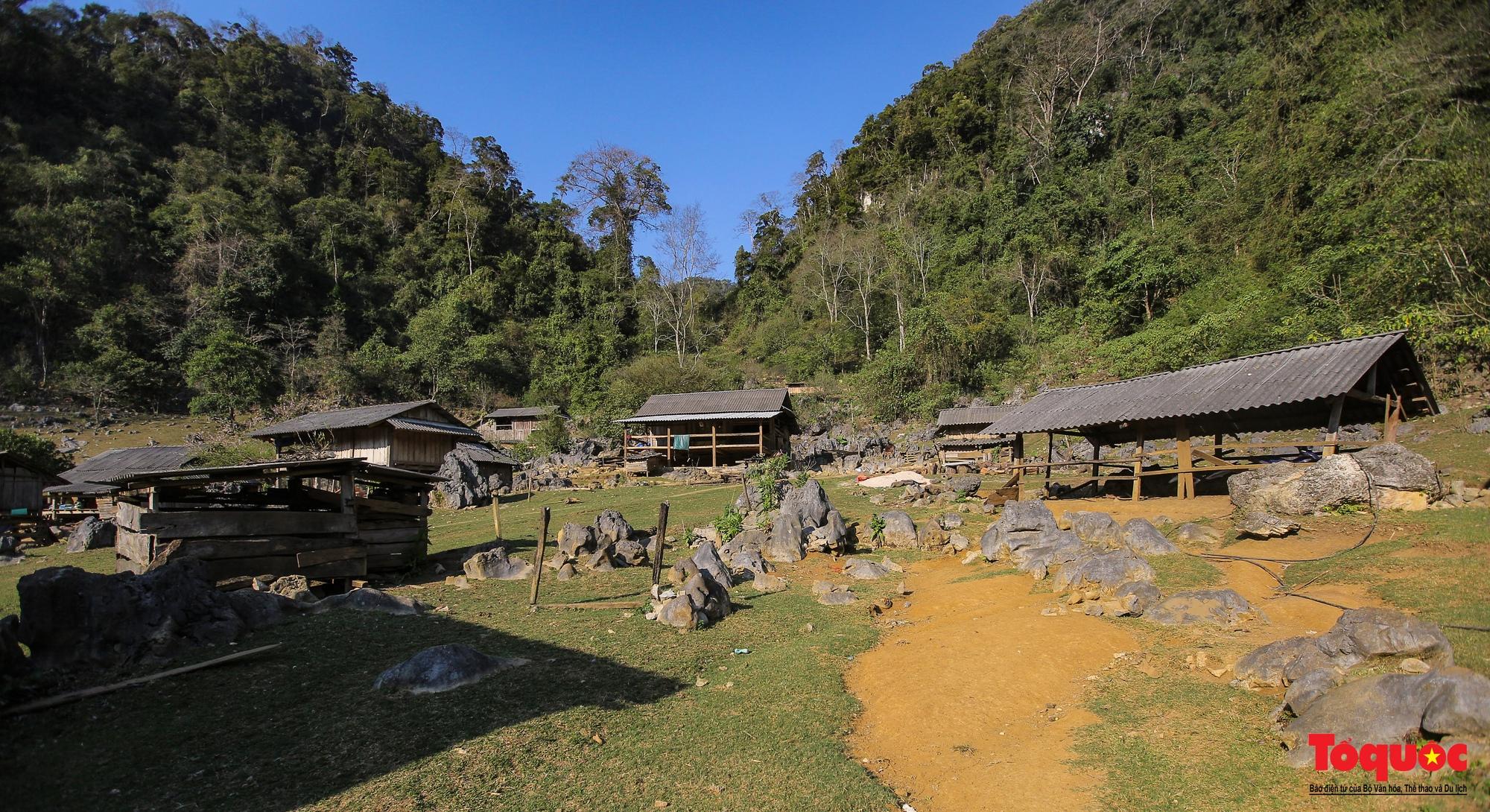 Ngôi làng "3 không" đẹp hoang sơ, yên bình ở Mộc Châu - Ảnh 4.