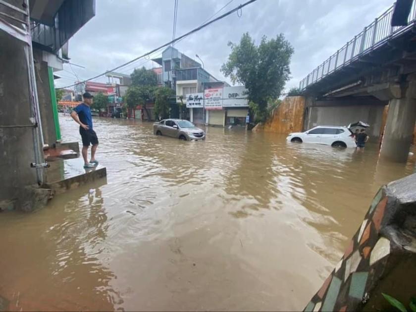 Mưa lớn kéo dài, nhiều nơi ngập úng ảnh 10