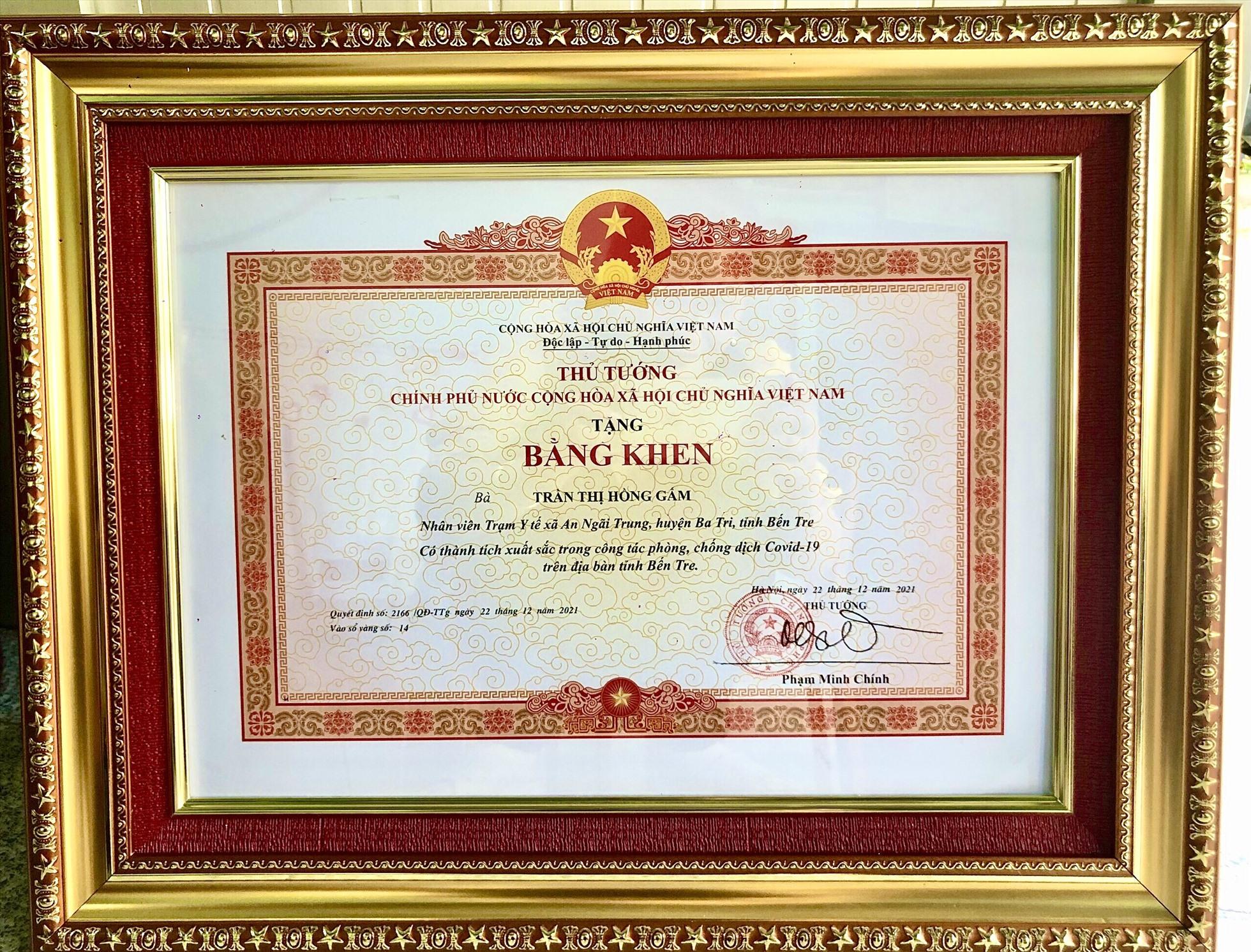 Bằng khen của Gấm