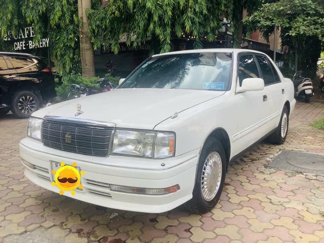 Huyền thoại một thời Toyota Crown 2001 rao bán giá 990 triệu đồng, đắt hơn Mazda6 'đập hộp' - Ảnh 1.