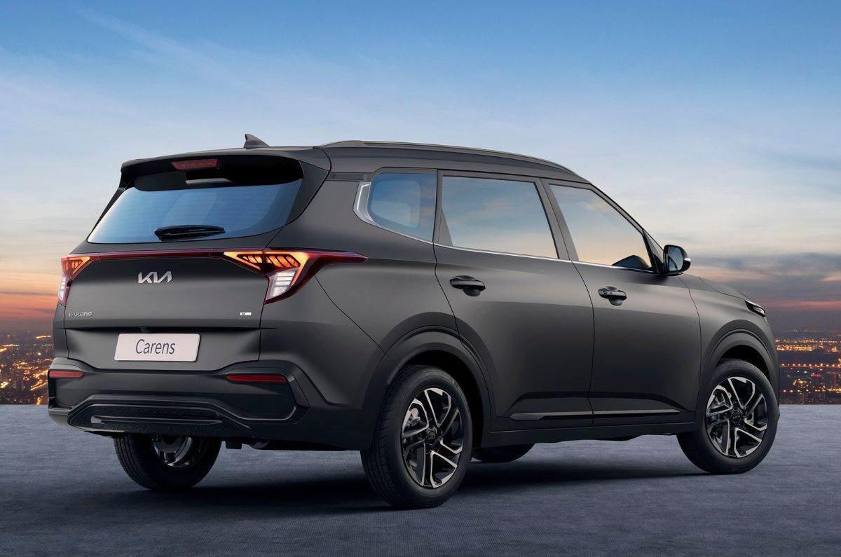 Đối thủ 'ngáng đường' Mitsubishi Xpander trình làng phiên bản mới: thiết kế ấn tượng 'nhìn là mê', giá từ 555 triệu đồng - Ảnh 1.