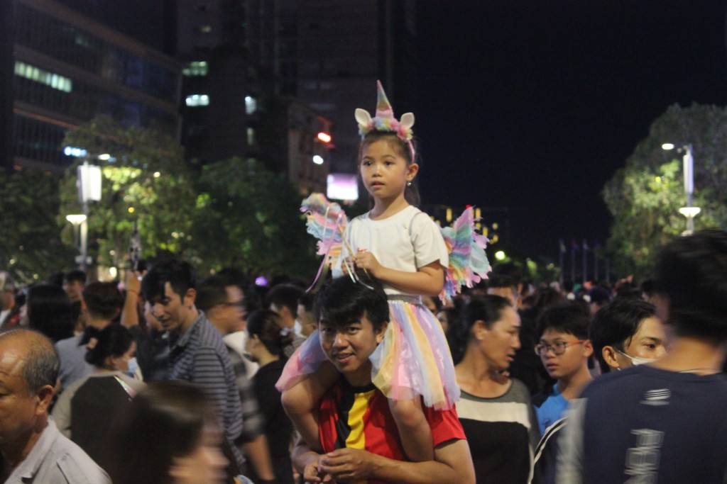 TP Hồ Chí Minh: Phố đi bộ Nguyễn Huệ huyên náo ngày Halloween