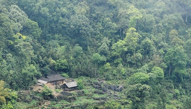 "Ngôi làng địa ngục" gây sốt trong phim kinh dị Việt, không phải là bối cảnh giả, điểm này cách Hà Nội gần 300km - Ảnh 1.