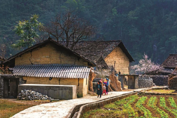 "Ngôi làng địa ngục" gây sốt trong phim kinh dị Việt, không phải là bối cảnh giả, điểm này cách Hà Nội gần 300km - Ảnh 9.