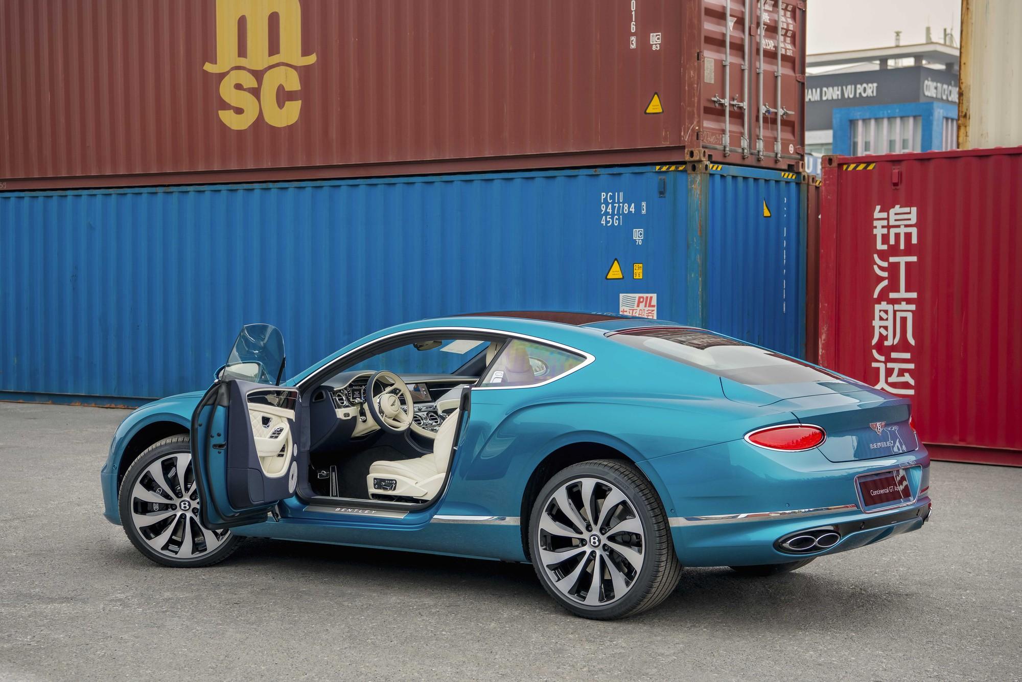 Bentley Continental GT Azure V8 độc bản về Việt Nam: Màu sơn lần đầu xuất hiện, giá gần 22 tỷ đồng- Ảnh 11.