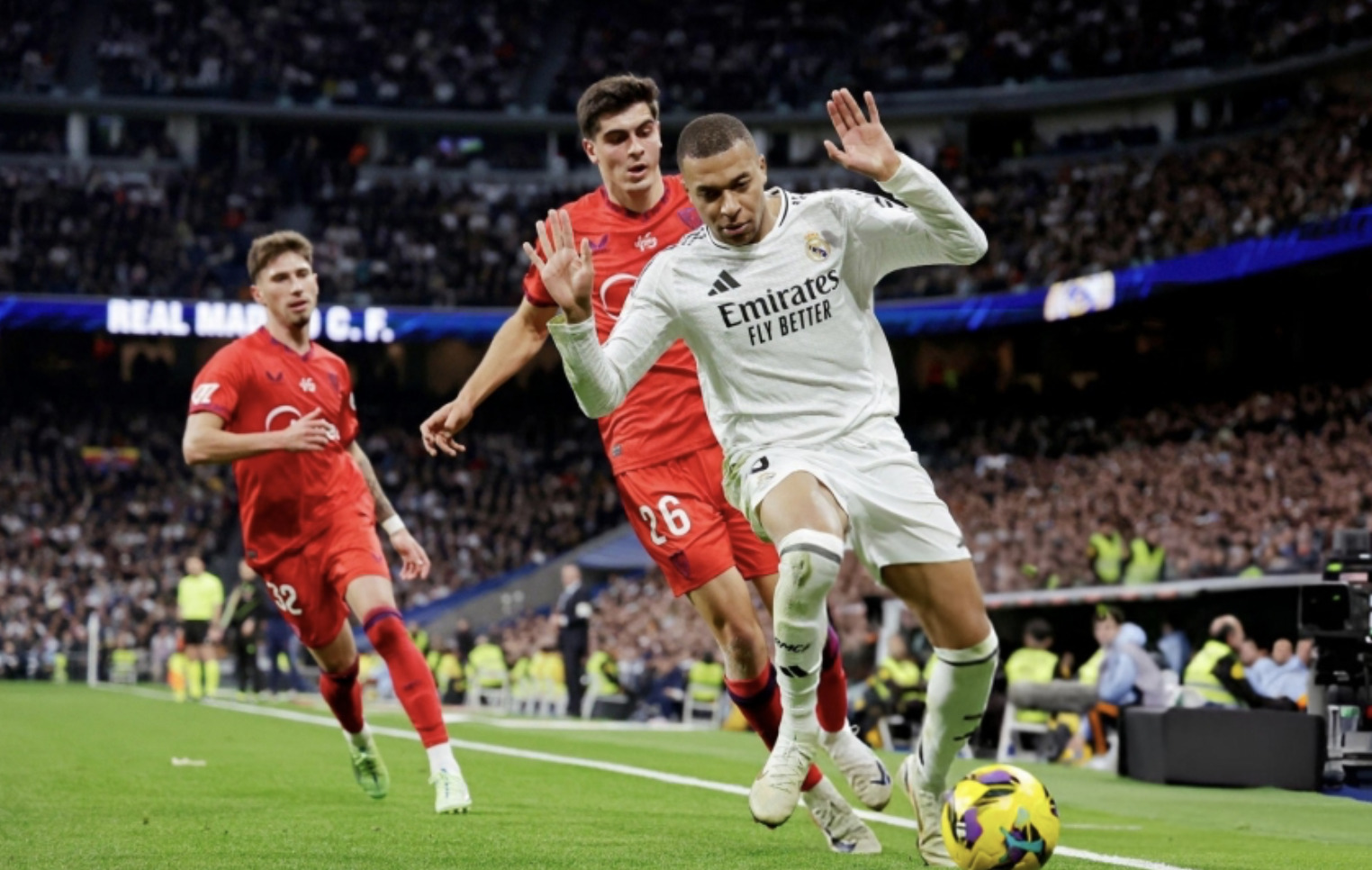mbappe choi sang real madrid danh bai sevilla o vong 18 la liga hinh 1