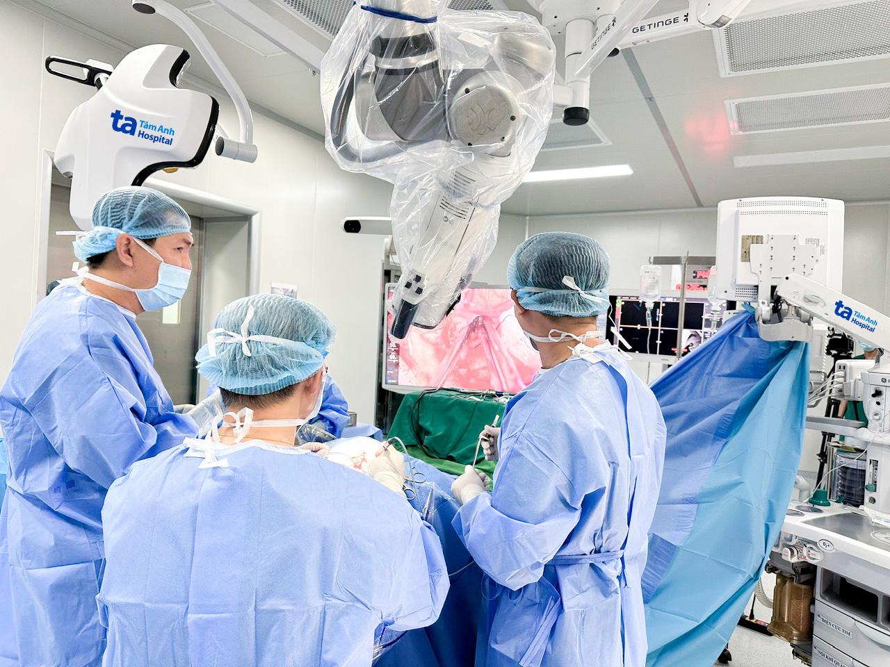 100 nguoi benh dau tien hoi sinh nho mo nao va tuy song bang robot ai duy nhat tai viet nam hinh 4