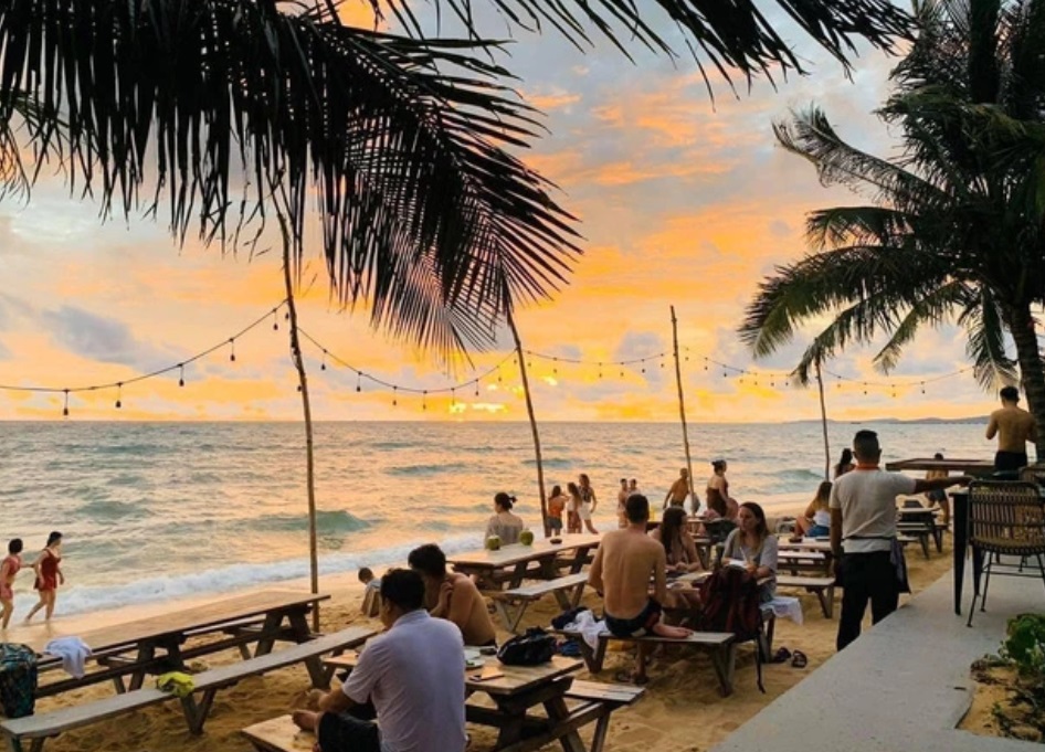 lam ro thong tin nguoi nuoc ngoai tu y lam huong dan vien du lich o phu quoc hinh 1