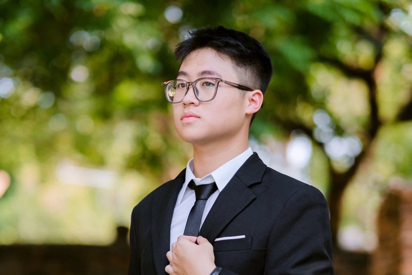 Em Hoàng Vĩnh Kỳ là một học sinh lớp 12 tại Hà Nội. (Ảnh: NVCC)