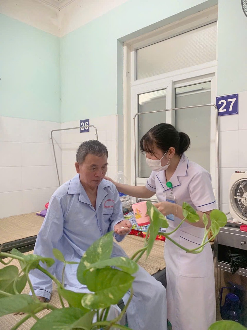 Chăm sóc bệnh nhân tận tình chu đáo.