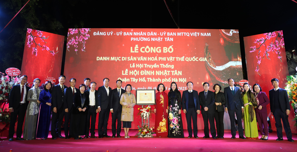 vinh danh di san van hoa phi vat the quoc gia le hoi dinh nhat tan hinh 9