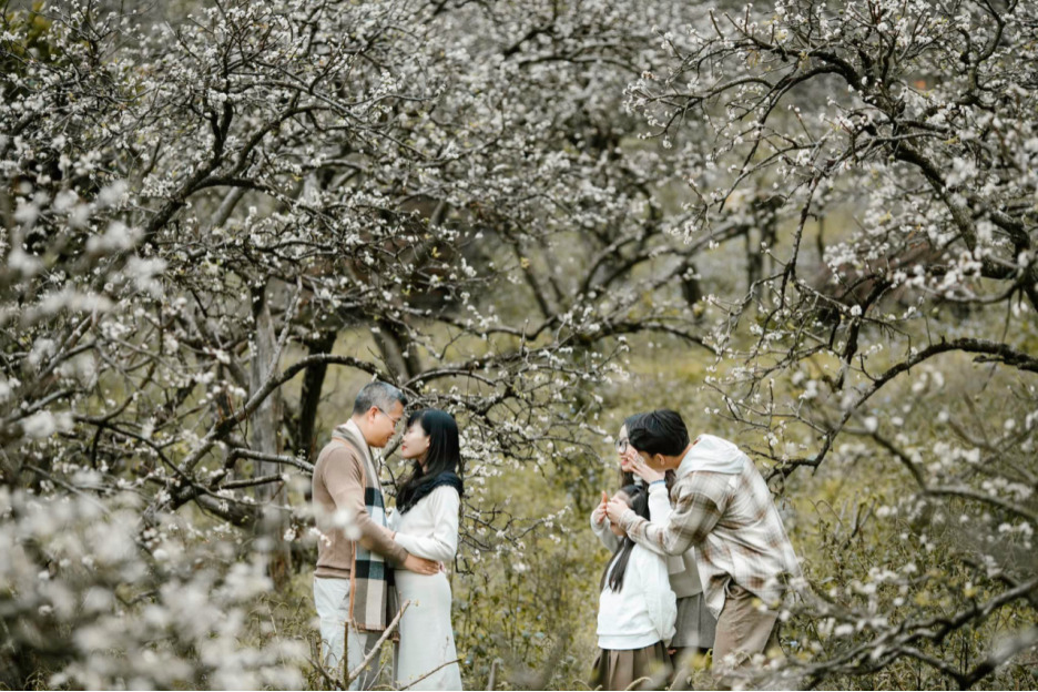 gioi nhiep anh gia lam soi dong dich vu chup anh 12 mua hoa cho cac chi em hinh 2