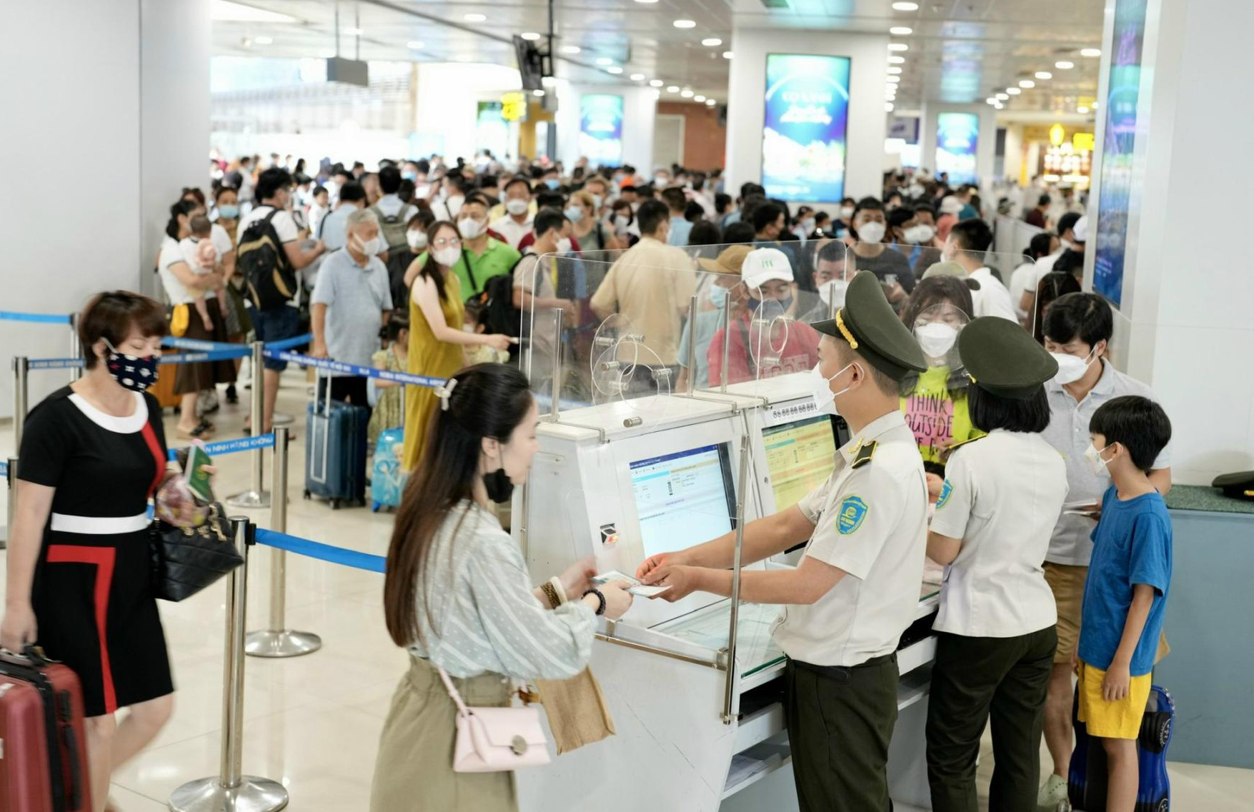 tao thuan loi cho hanh khach lam thu tuc bay bang sinh trac hoc hinh 1