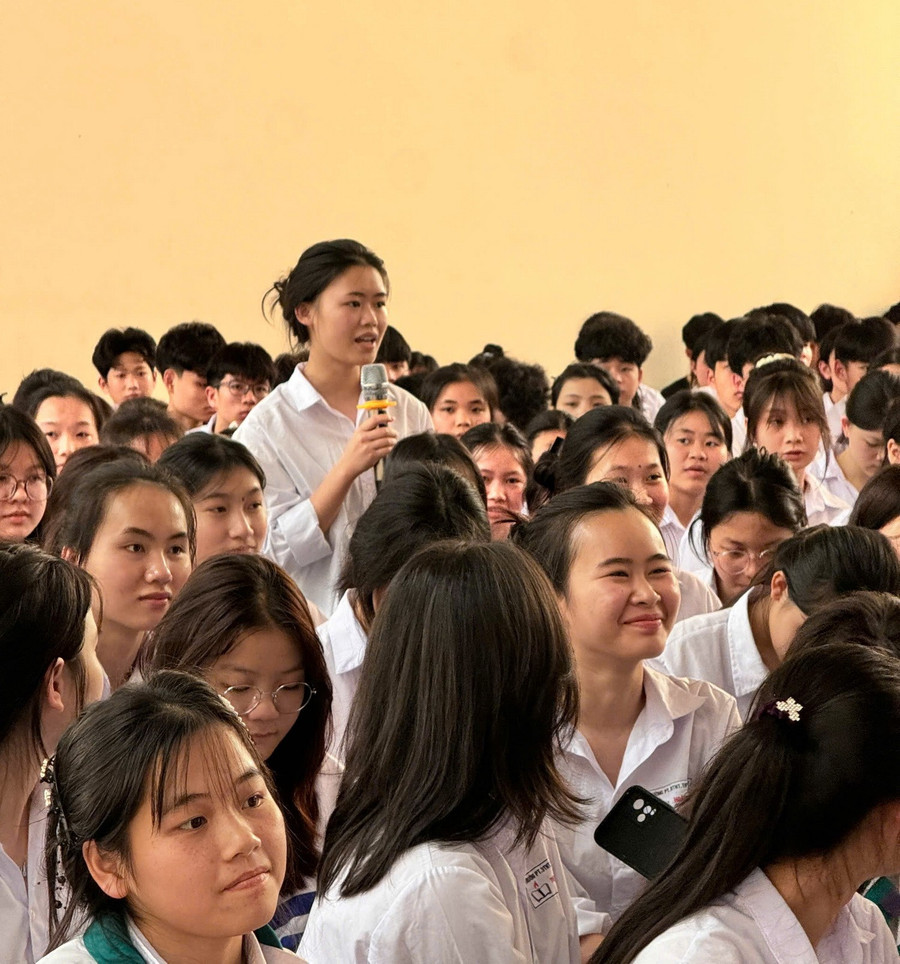 Học sinh tỉnh Yên Bái đặt câu hỏi với chuyên gia về khởi nghiệp và tuyển sinh của Học viện Nông nghiệp Việt Nam trong năm 2025. khoinghiepjpg1.jpg