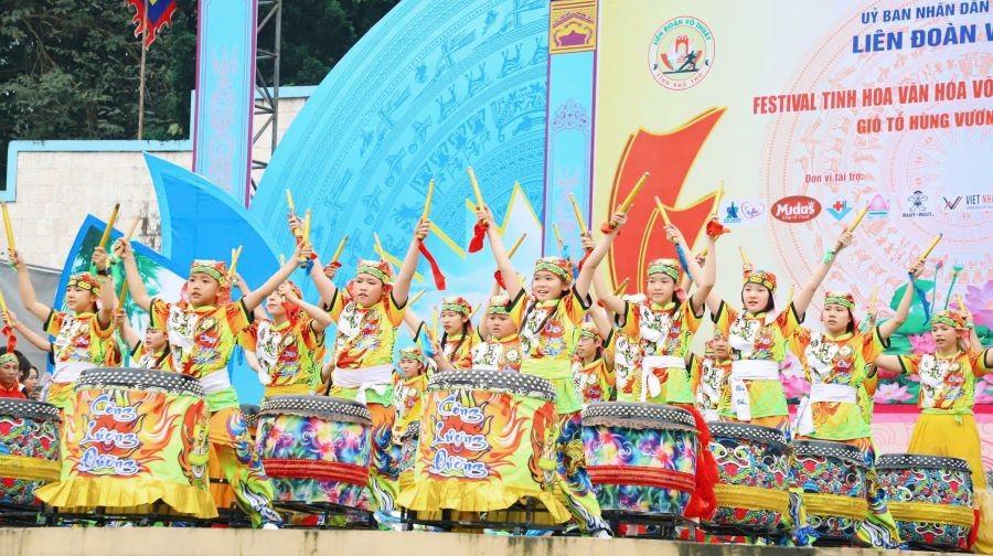 man-trinh-dien-mua-lan-su-rong-cua-don-vi-den-tu-tinh-tuyen-quang.jpg