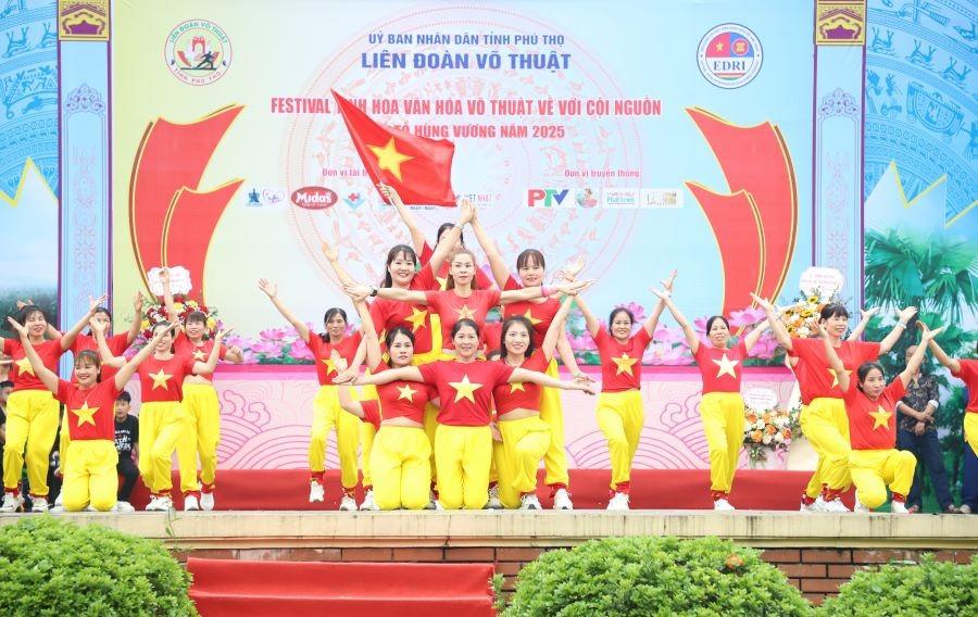 chuong-trinh-con-co-su-tham-gia-cua-cac-cau-lac-bo-dan-vu-nhay-hien-dai.jpg