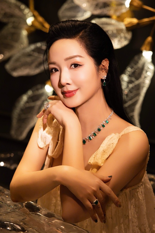 &quot;Hoa hậu Đền Hùng&quot; Giáng My